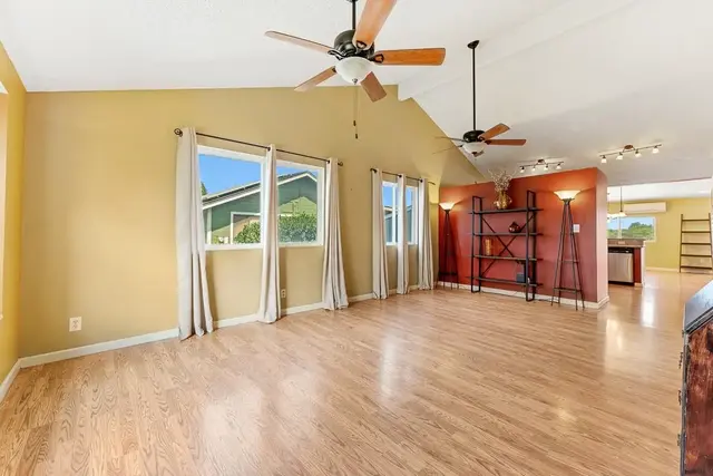 Listing Image for 405 Kaiolohia St 7 of 28
