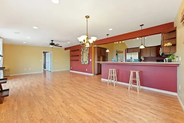 Listing Image for 405 Kaiolohia St 9 of 28