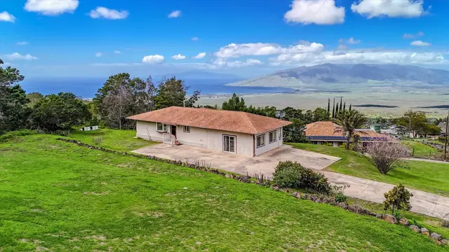 Listing Image for 303 Pueo Dr 1 of 32