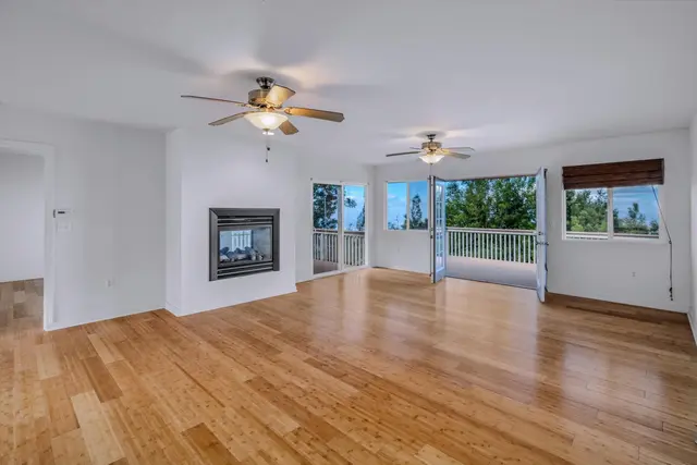 Listing Image for 303 Pueo Dr 15 of 32