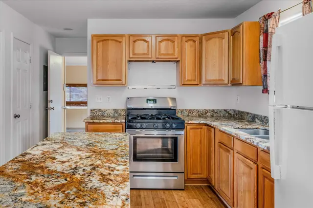 Listing Image for 303 Pueo Dr 9 of 32