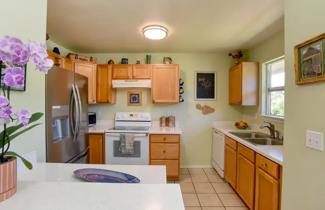 Listing Image for 50 Halili Ln 5l 13 of 33