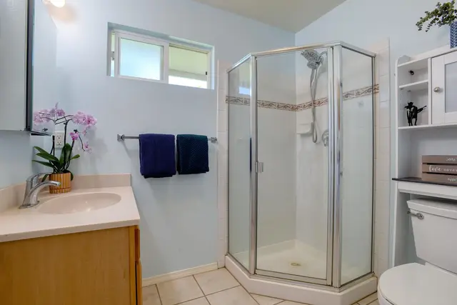 Listing Image for 50 Halili Ln 5l 20 of 33