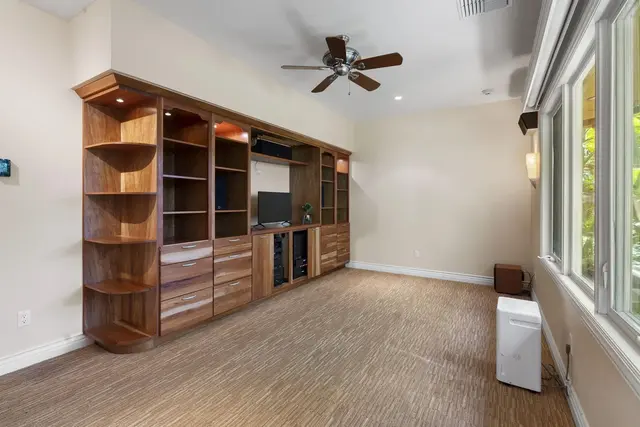 Listing Image for 21 Kaulua Pl 28 of 47