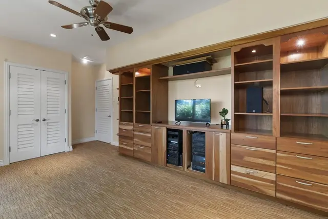 Listing Image for 21 Kaulua Pl 29 of 47