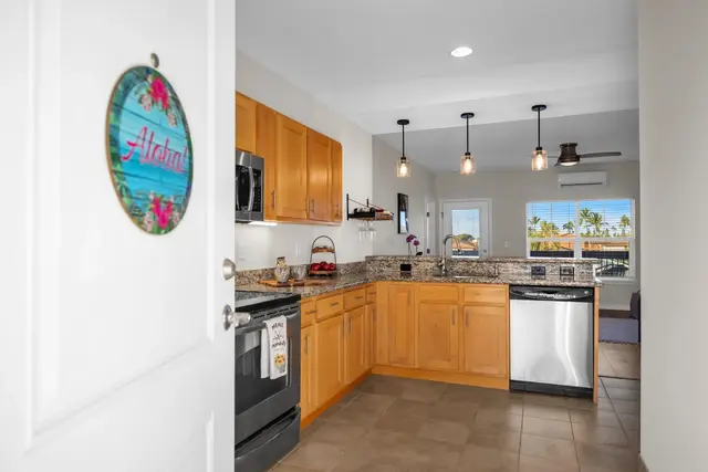 Listing Image for 3708 Lower Honoapiilani Rd E-33 4 of 35