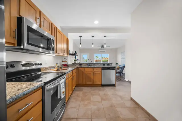 Listing Image for 3708 Lower Honoapiilani Rd E-33 7 of 35