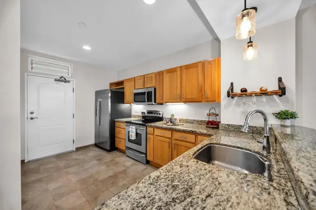 Listing Image for 3708 Lower Honoapiilani Rd E-33 8 of 35