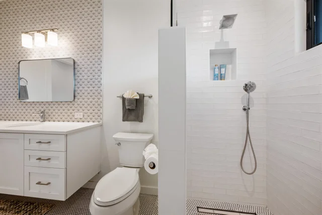 Listing Image for 804 Anapuni Loop 37 of 49