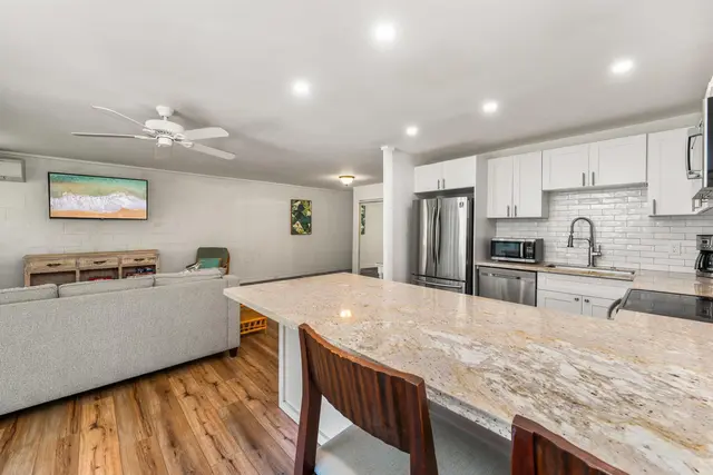 Listing Image for 3559 Lower Honoapiilani Rd 3k 26 of 33