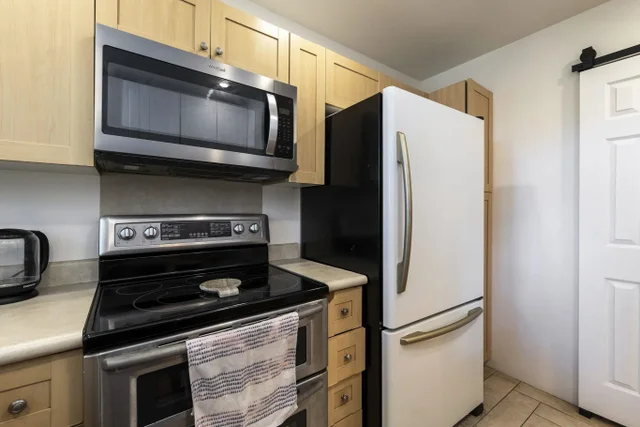 Listing Image for 631 Meakanu Ln 102 7 of 35