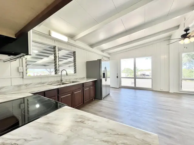 Listing Image for 275 Ala Malama Ave 3 of 22