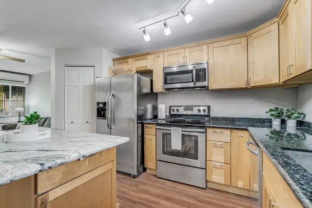 Listing Image for 140 Uwapo Rd 15-204 7 of 23