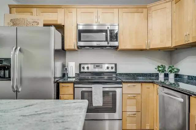 Listing Image for 140 Uwapo Rd 15-204 8 of 23