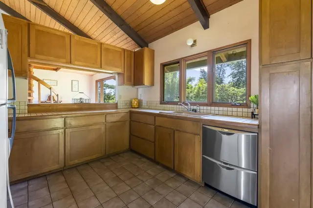 Listing Image for 180 Makana Rd 22 of 43