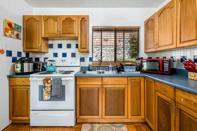 Listing Image for 3531 Baldwin Ave 7 of 17