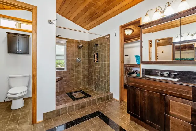 Listing Image for 3531 Baldwin Ave 8 of 17