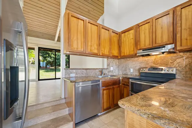 Listing Image for 69 Halelo St 12 of 48