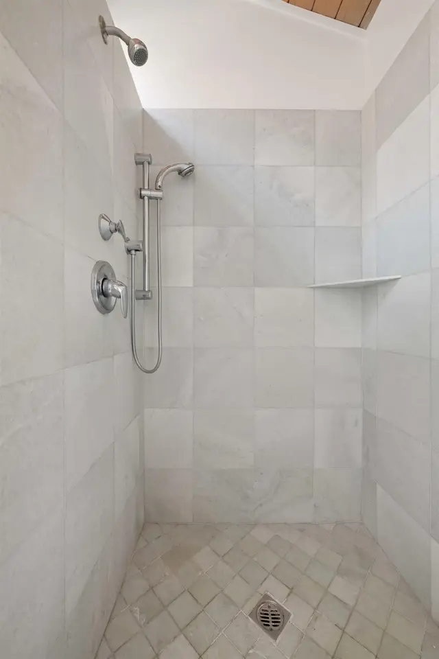 Listing Image for 69 Halelo St 25 of 48