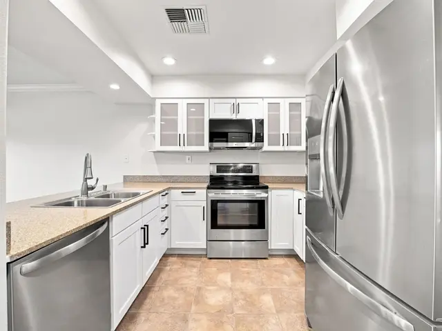 Listing Image for 44 Kanani Rd 2-103 15 of 44
