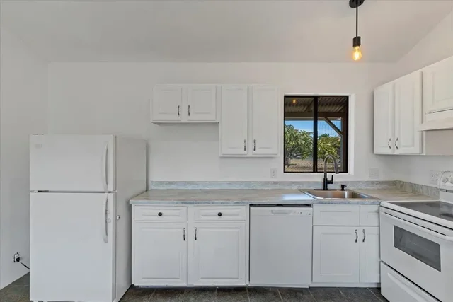 Listing Image for 926 Makani Rd 29 of 43