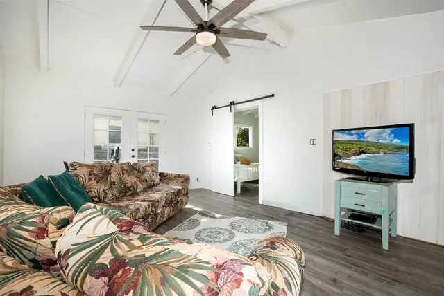 Listing Image for 98 Mahola St 12 of 45