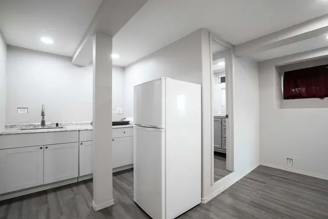 Listing Image for 98 Mahola St 23 of 45