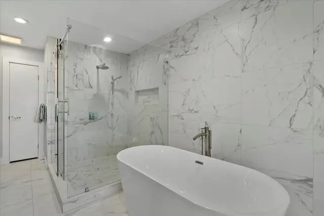 Listing Image for 3950 Kalai Waa St E-103 15 of 34