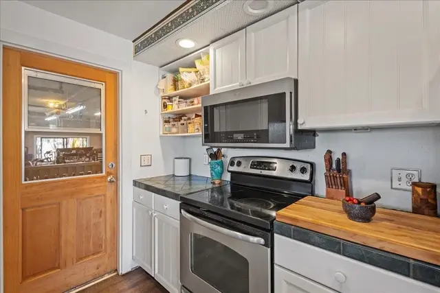 Listing Image for 742 Kekona Pl 14 of 34