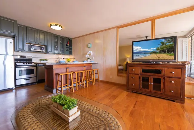 Listing Image for 30 Hauoli St 104 28 of 46