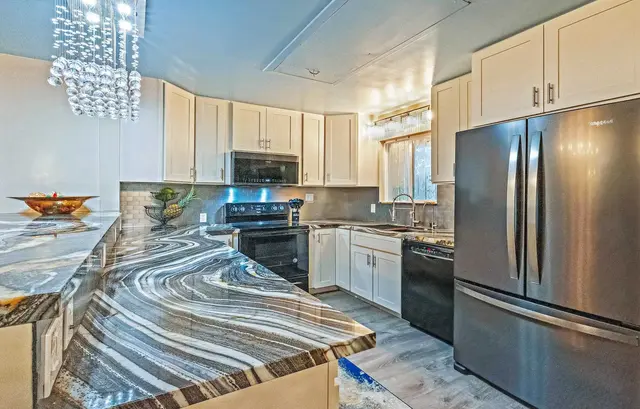 Listing Image for 192 Mehani Cir 6 of 50