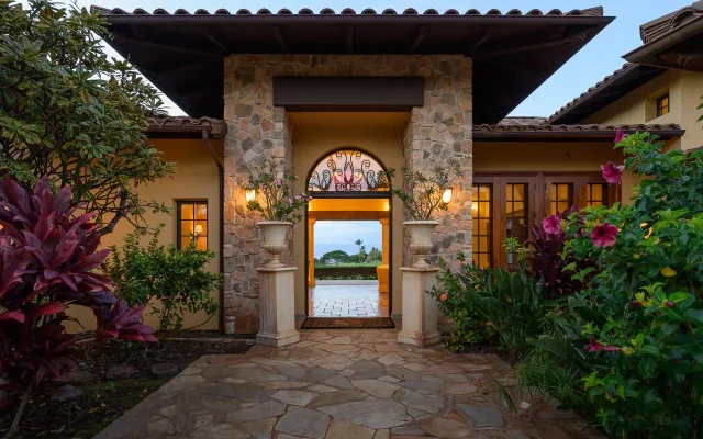 Listing Image for 104 Anapuni Loop 42 of 45