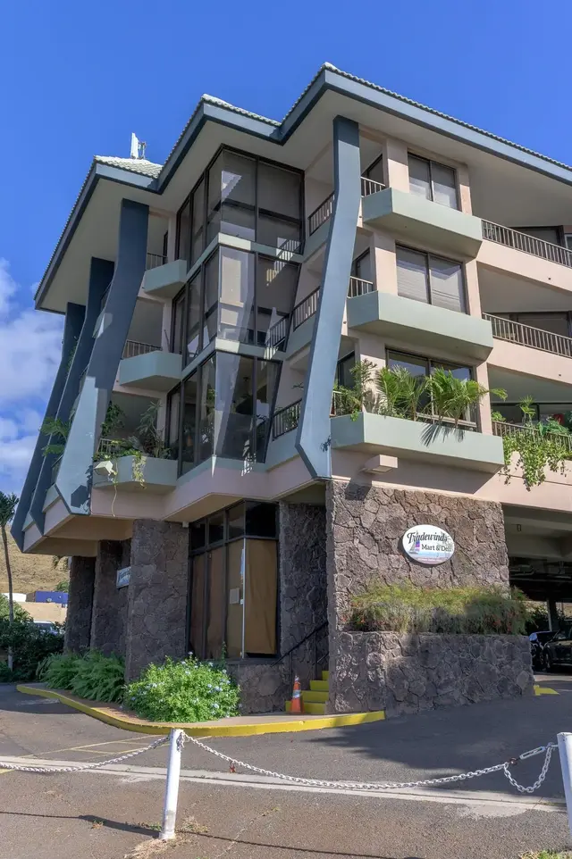 Listing Image for 20 Hauoli St 302 15 of 25