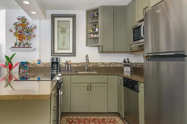 Listing Image for 20 Hauoli St 302 6 of 25