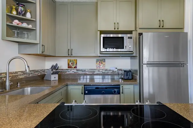 Listing Image for 20 Hauoli St 302 7 of 25