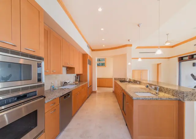 Listing Image for 24 Coconut Grove Ln 24 16 of 33