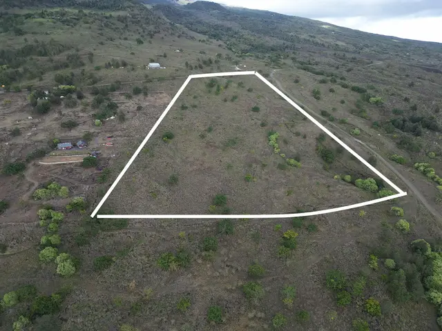 Listing Image for 0 Ulupalakua Rd 3 of 3