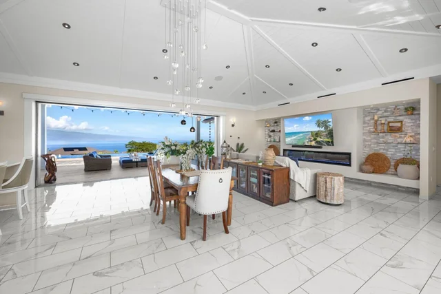 Listing Image for 300 Mahana Ridge St 10 of 50