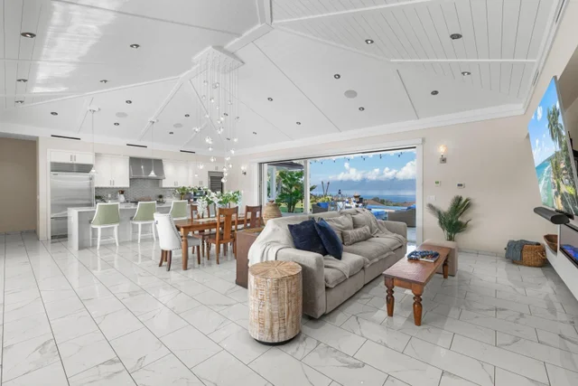 Listing Image for 300 Mahana Ridge St 11 of 50