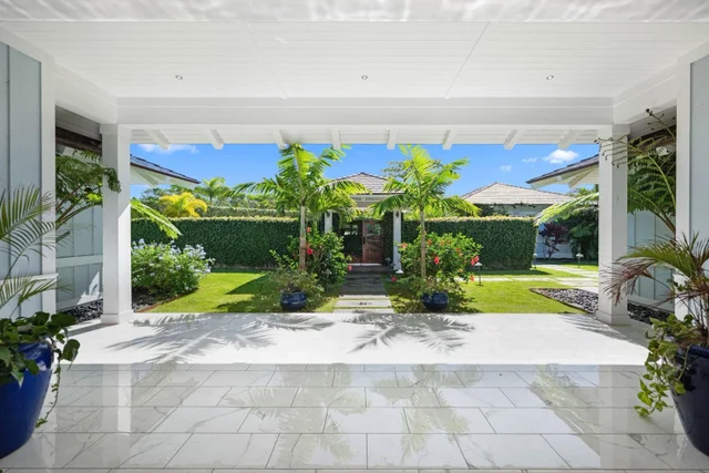 Listing Image for 300 Mahana Ridge St 13 of 50