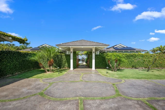 Listing Image for 300 Mahana Ridge St 3 of 50