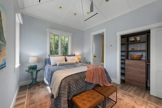 Listing Image for 300 Mahana Ridge St 43 of 50