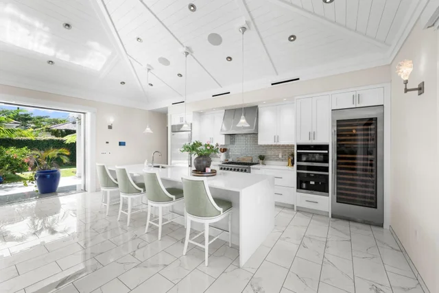 Listing Image for 300 Mahana Ridge St 8 of 50