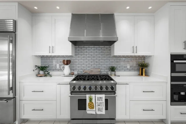 Listing Image for 300 Mahana Ridge St 9 of 50