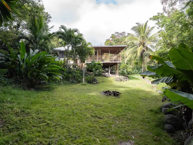 Listing Image for 3225 Kahekili Hwy 25 of 37