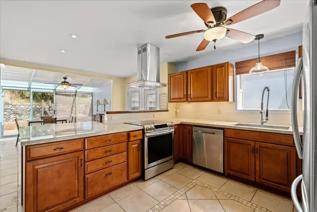 Listing Image for 152 Huluhulu St 14 of 47