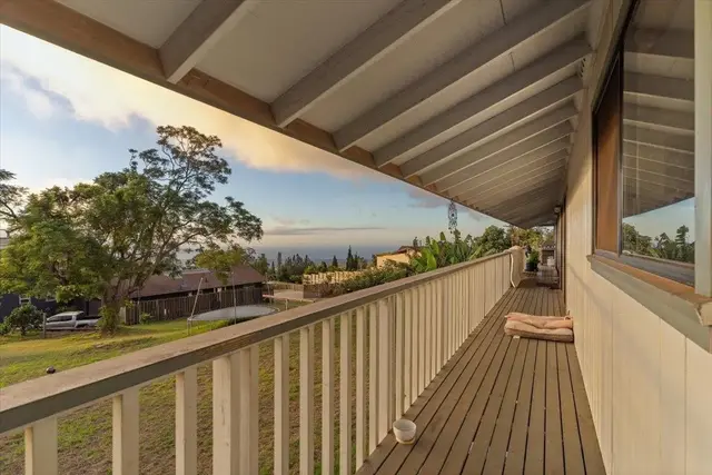 Listing Image for 8 Huina Pl 10 of 40