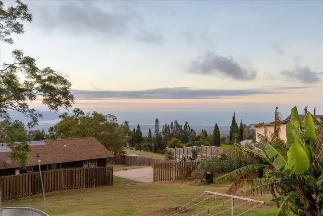 Listing Image for 8 Huina Pl 11 of 40