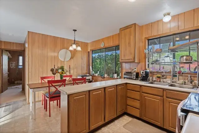 Listing Image for 8 Huina Pl 13 of 40