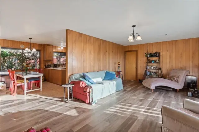Listing Image for 8 Huina Pl 17 of 40